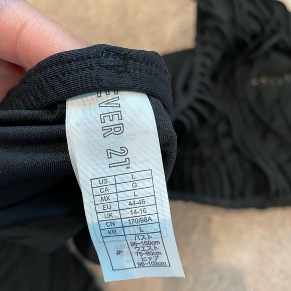 Cut out back one piece - Picture 3 of 3